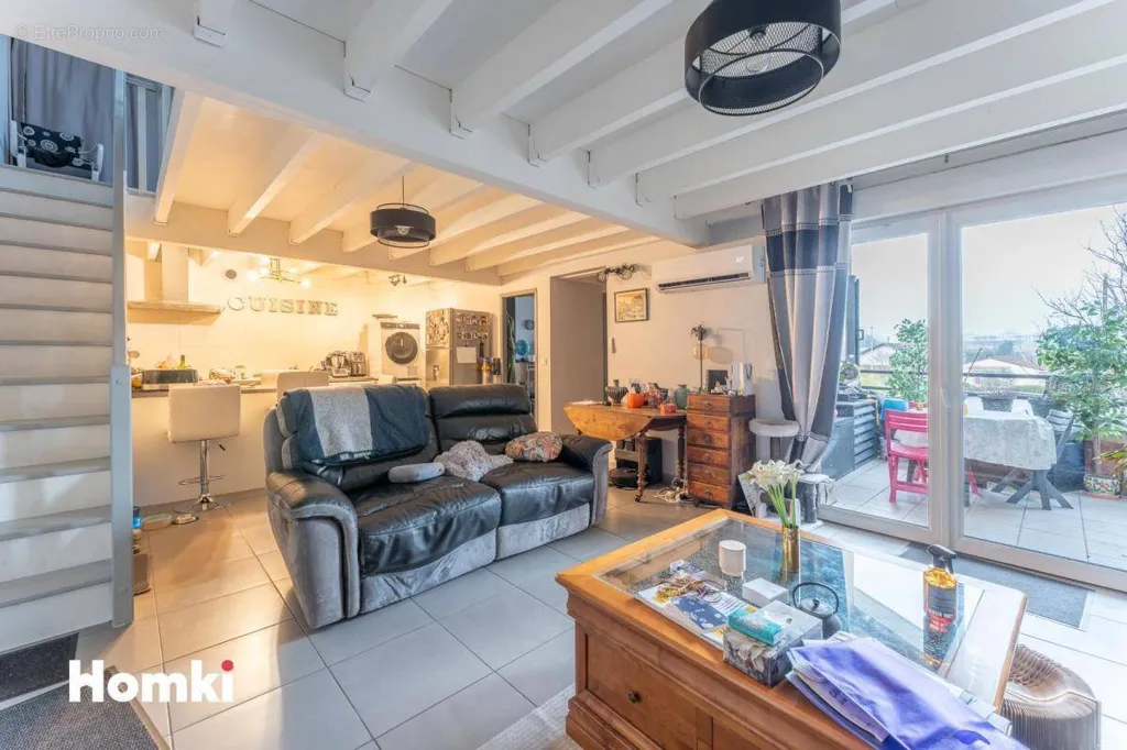 Elutuba - Duplex with Terrace in Bagatelle