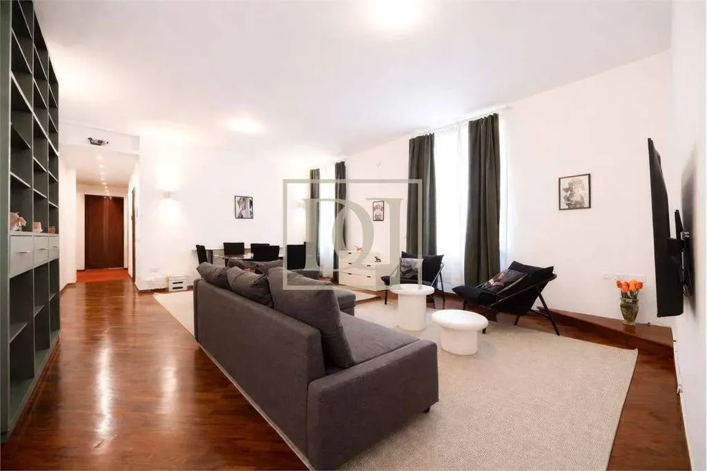Elutuba - Luxury Apartment with Triple Exposure in Milan