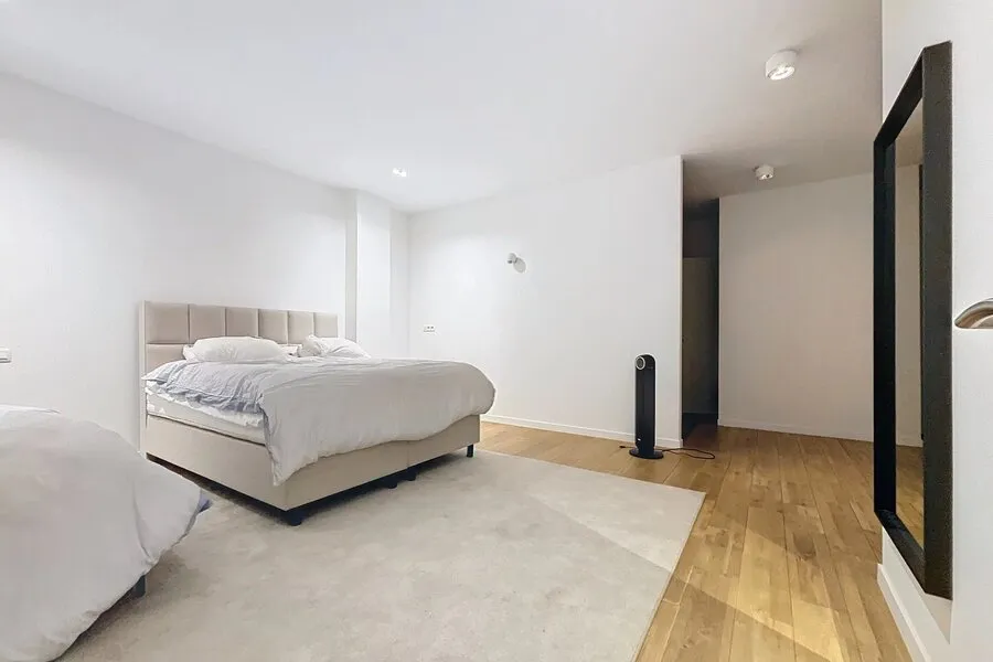 Bedrooms - Rear House with Garden in Châtelain, Ixelles