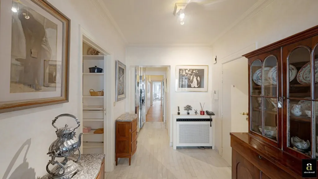 Esik - Apartment with Sea View on Albertplein, Zoute