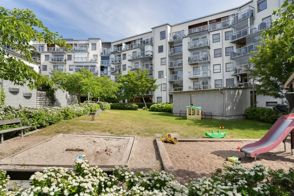Jardin - Apartment with Large Balcony in Ulriksdal
