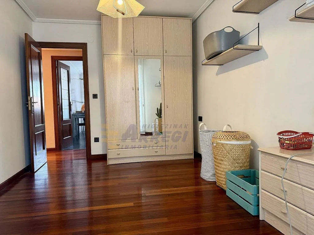 Stanze - Spacious Apartment with Balconies in Itziar