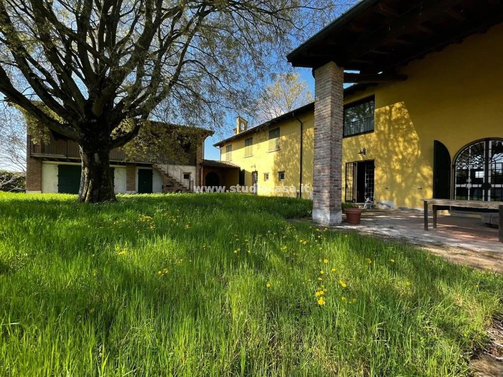 Aed - Restored Millhouse with Two Homes in Gombito