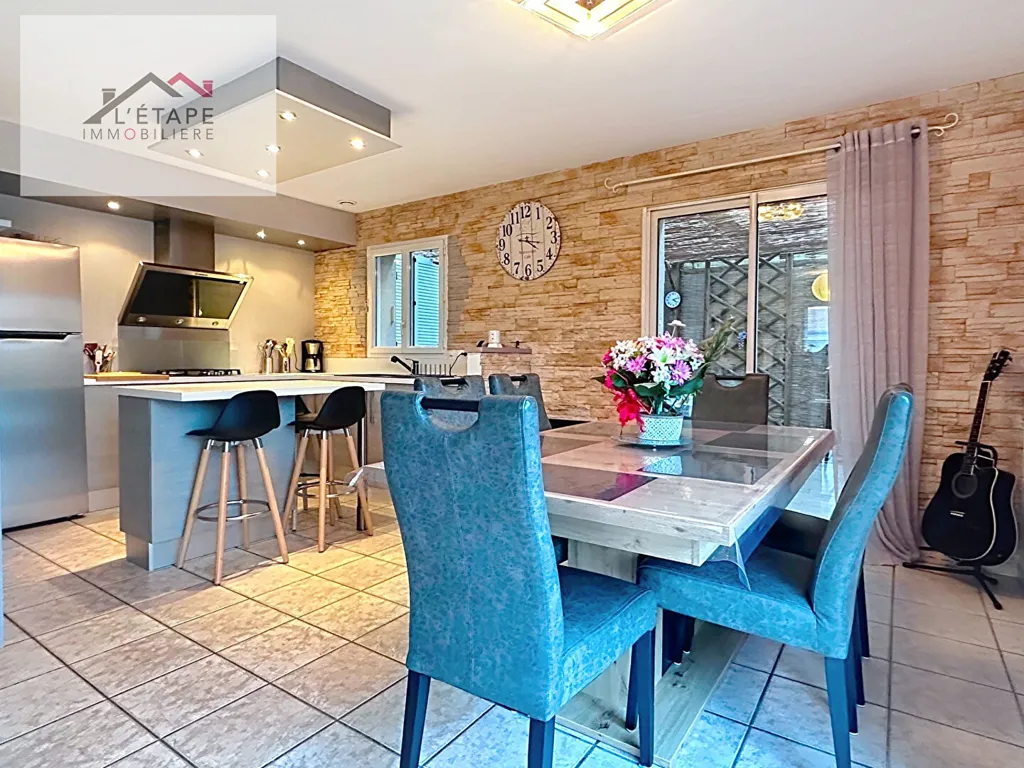 Kitchen - Four-Bedroom House with Pool in La Chapelle Achard