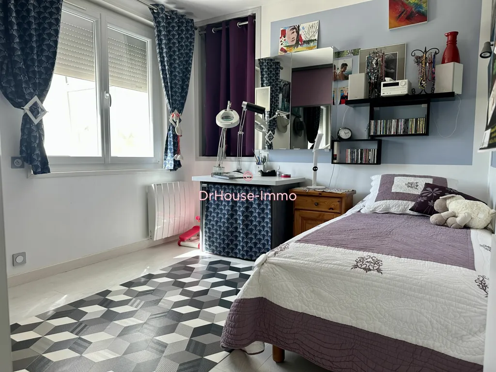 Chambres - Maison avec Piscine et Jardin à Malissard