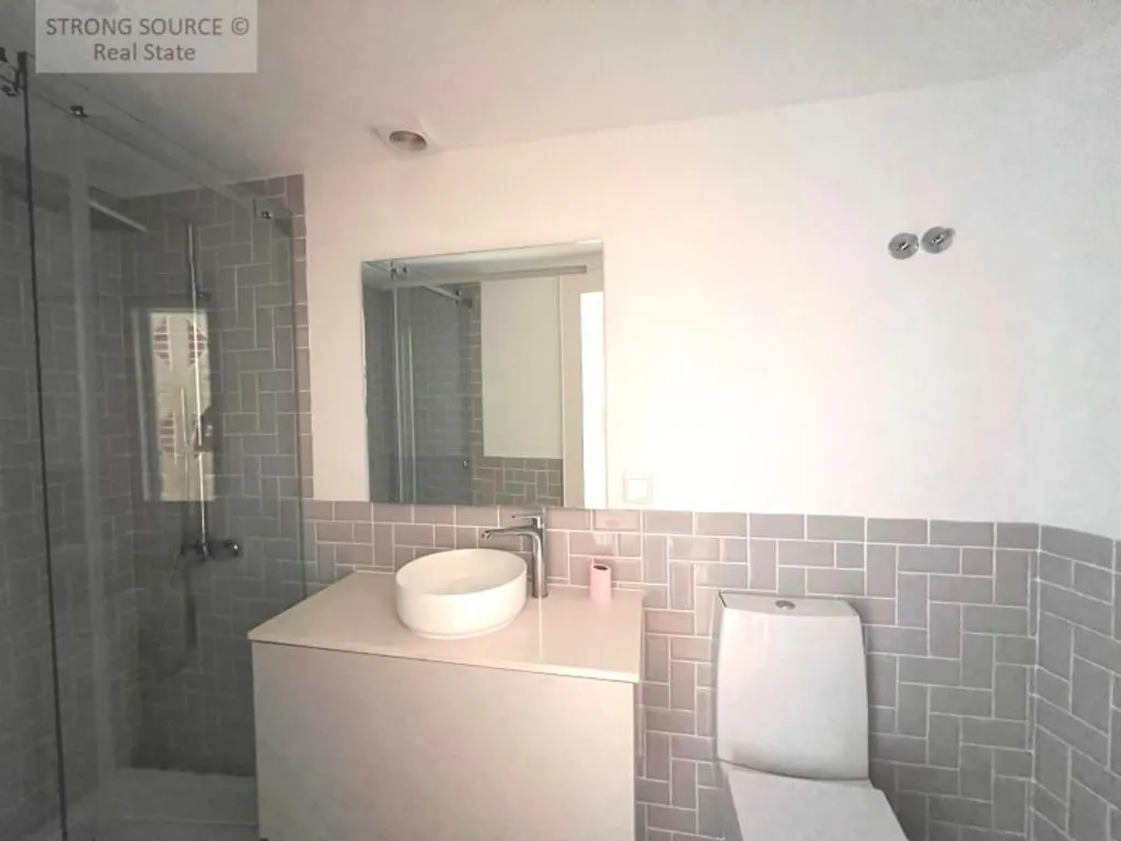 Vannitoad - Luxury Apartments with River View in Graca, Lisbon
