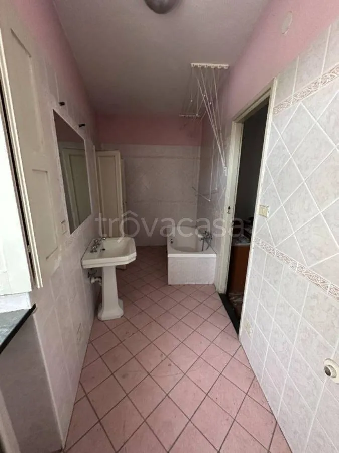 Salles de bain - Apartment with Terrace in Carmagnola Centre