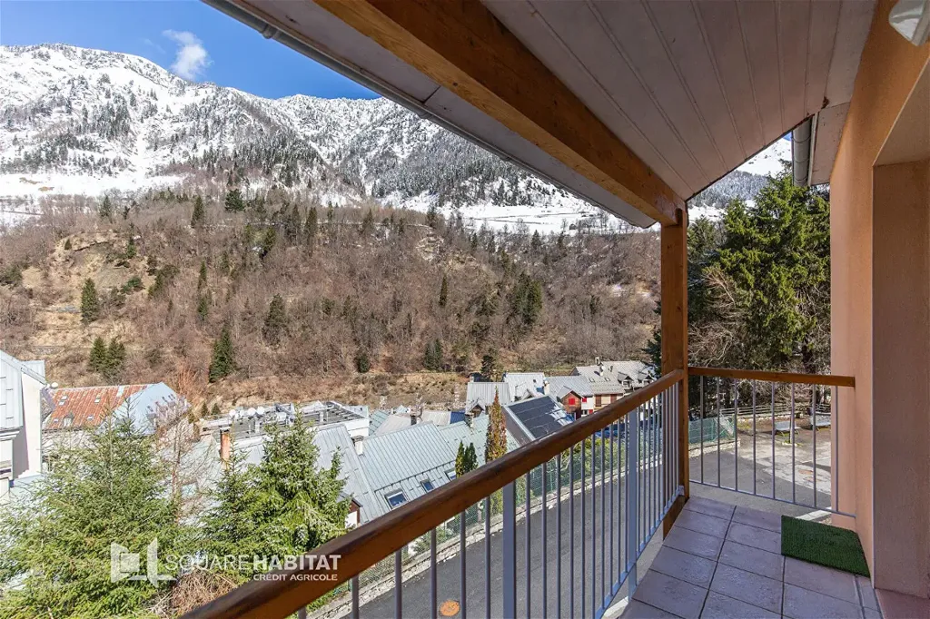 3-Bed Apartment with Mountain View in Barèges
