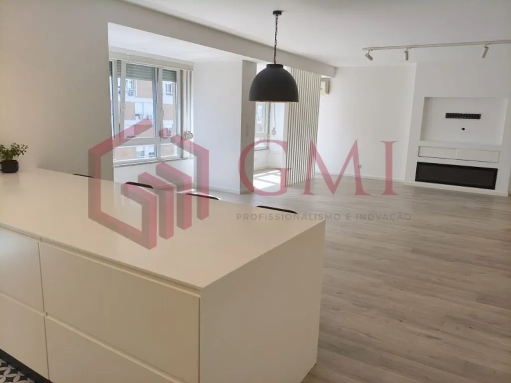 Cuisine - Luxury Flat with Private Box in Loures