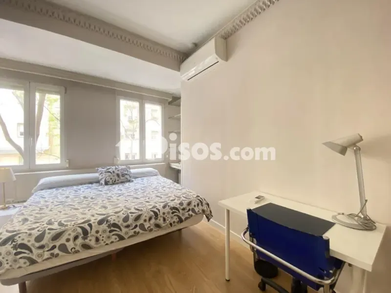 Chambres - Furnished Flat with Terrace in Chamberí