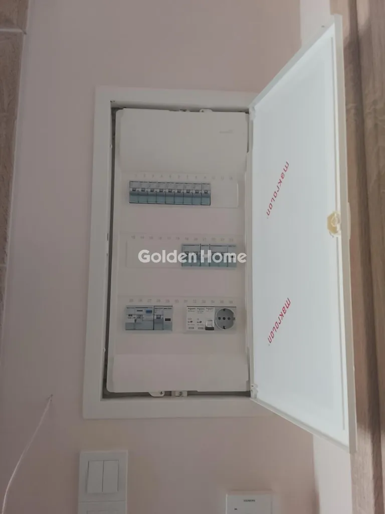 Pièces - Fully Renovated Flat with Security in Argiroúpoli Centre