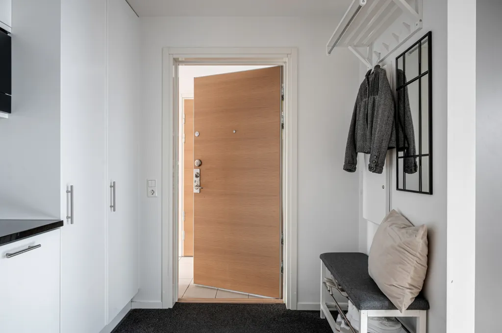 Esik - Modern Flat with Garden in Sockerbruket