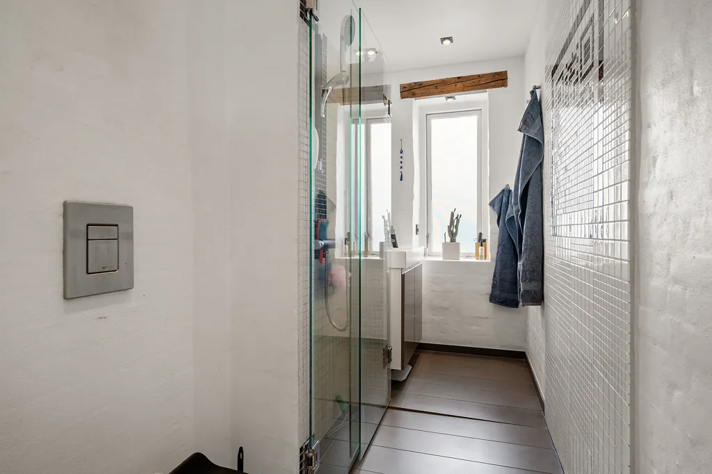 Bathrooms - 2-room apartment in Aalborg