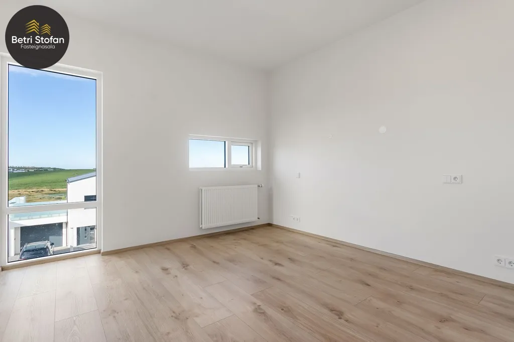 Pièces - Modern Apartment with Garden in Garðabær