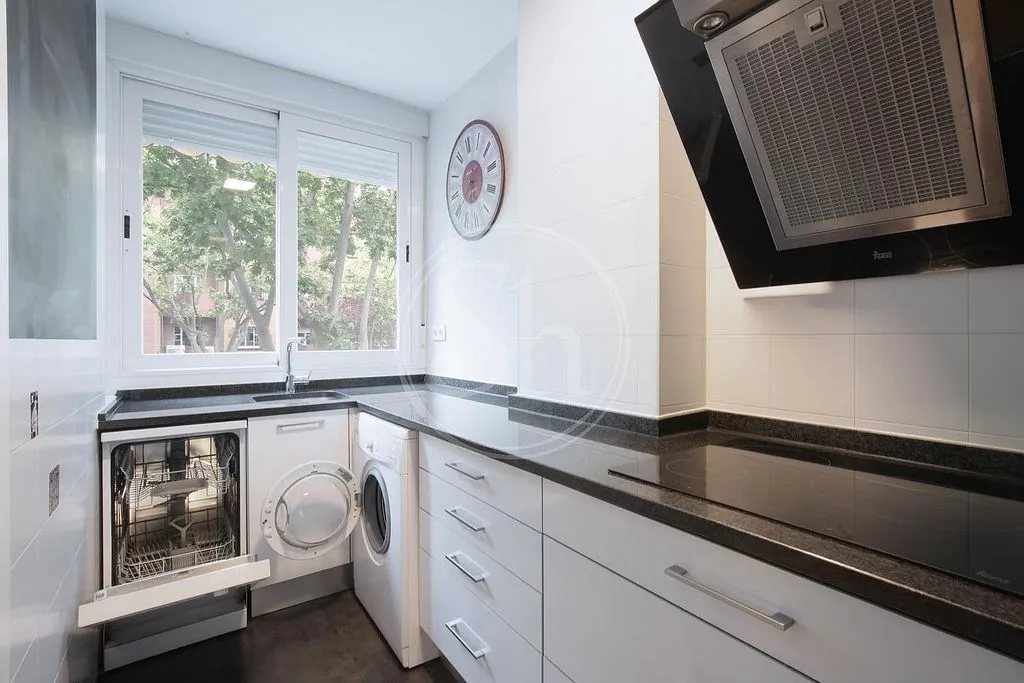 Cuisine - 1-Bed Flat with Pool in Ciudad Lineal