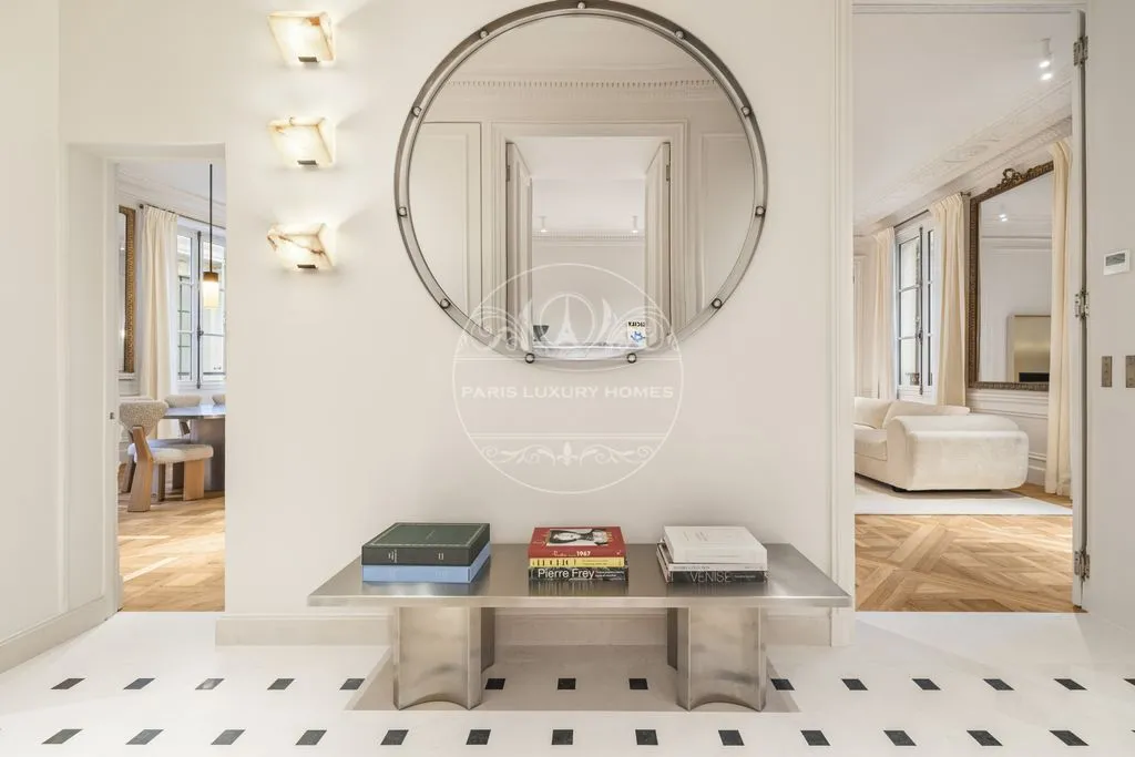 Esik - Luxury Flat with Triple Arcade in Saint-Germain, Paris