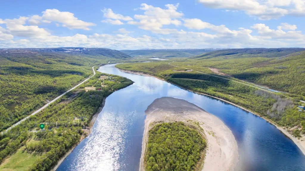 Unique Lakeside Cottage with Teno River View in Utsjoki