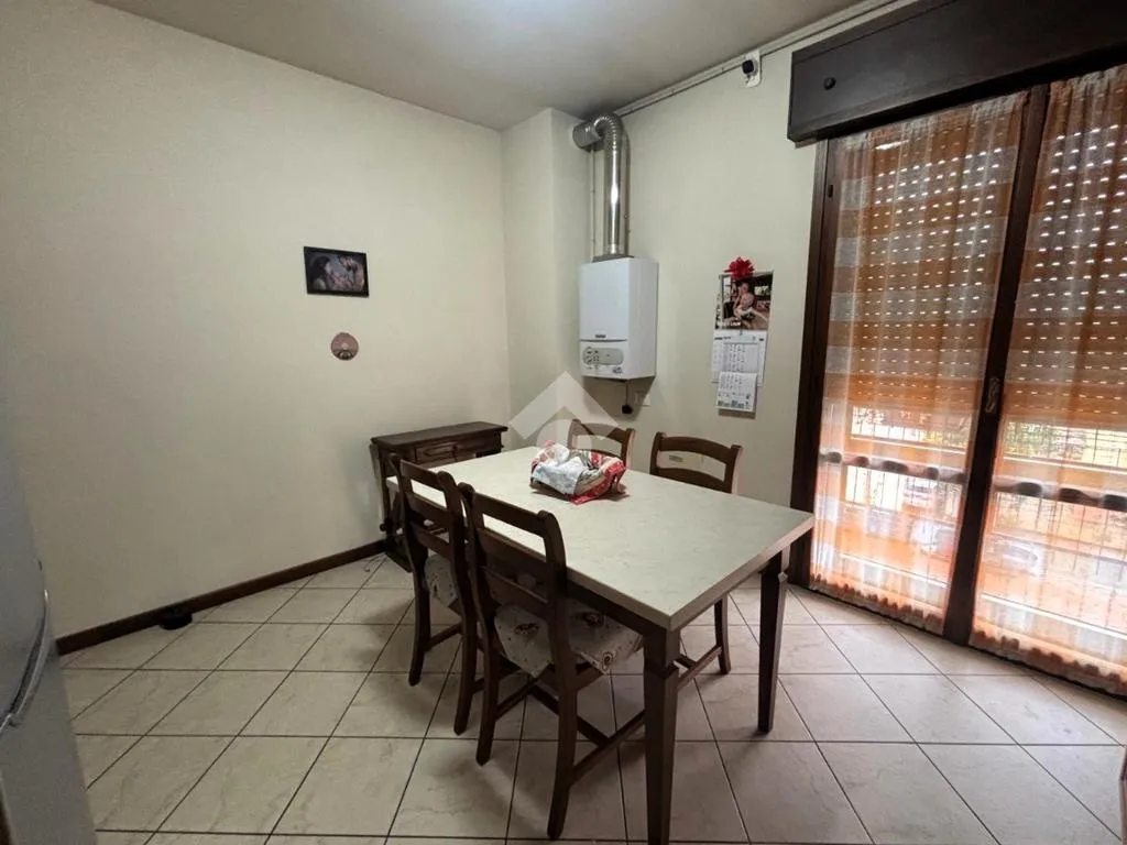 Salle à manger - Quadrilocale with Balcony in Mantova