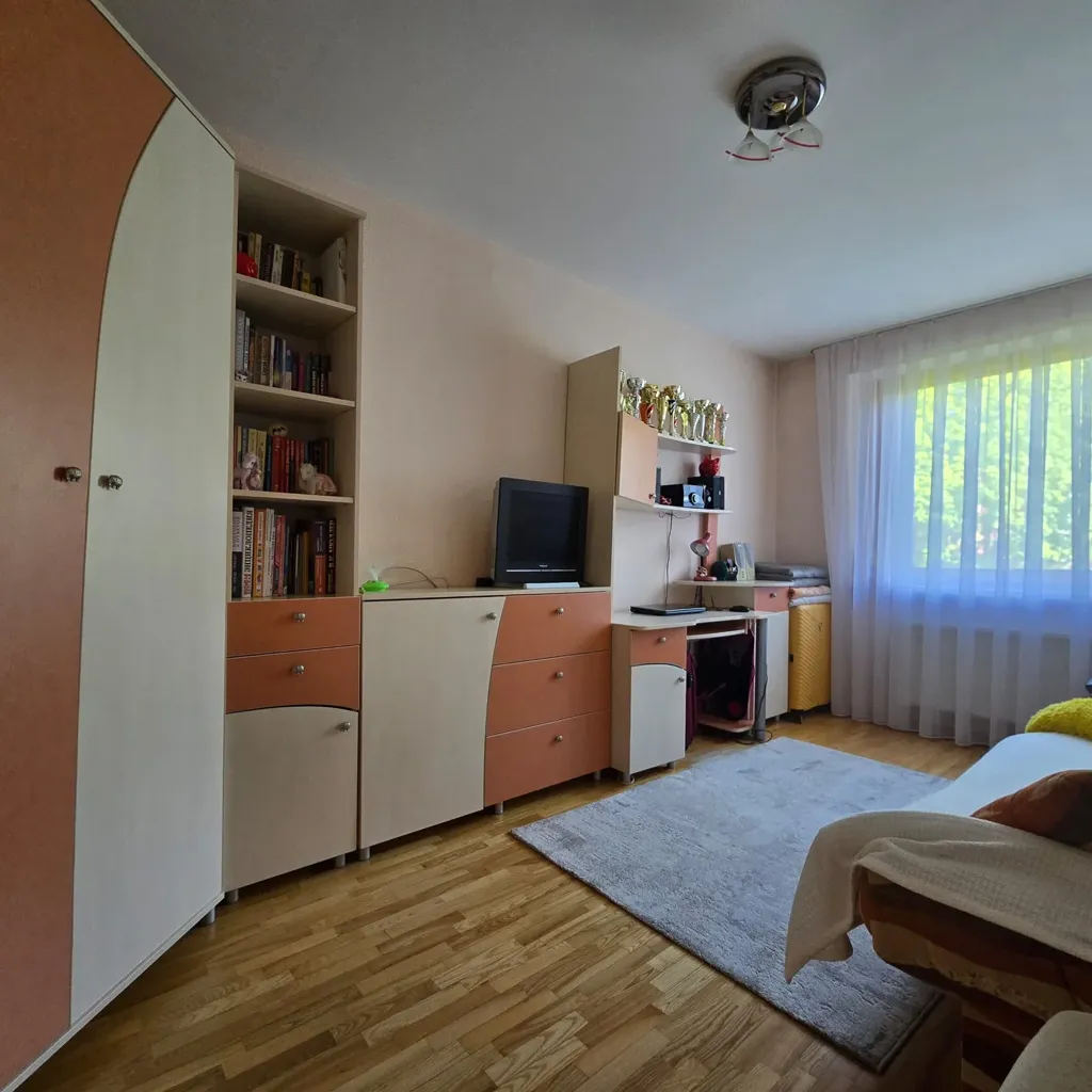 Chambres - 4-Bedroom Apartment with Balcony in Klaipėda