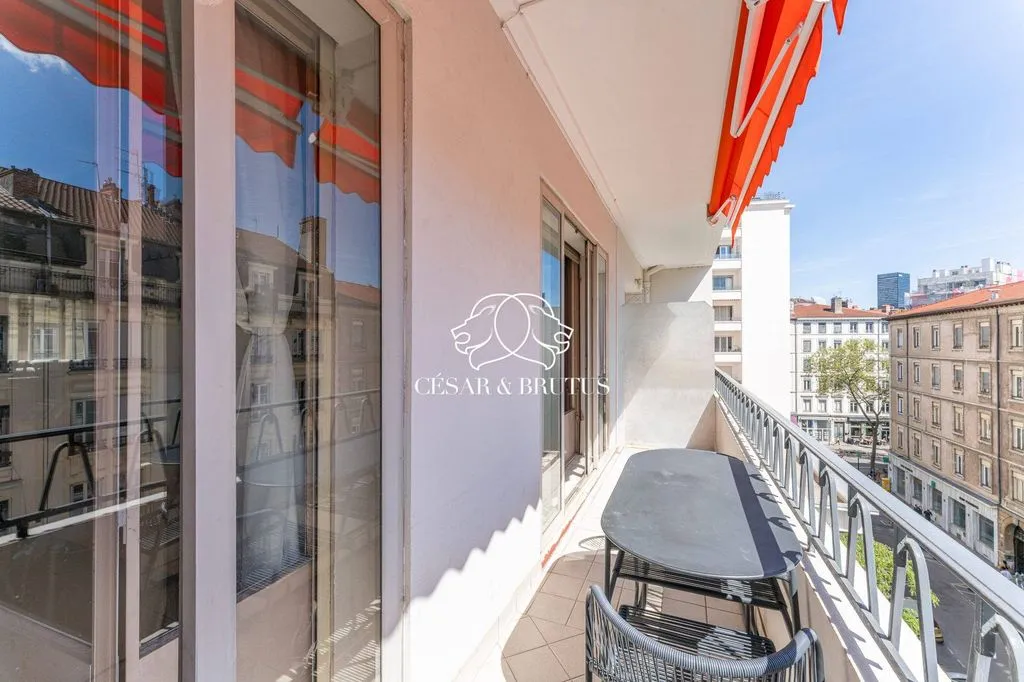 Rõdu - Luxury Flat with Balcony in Lyon's 7th Arrondissement