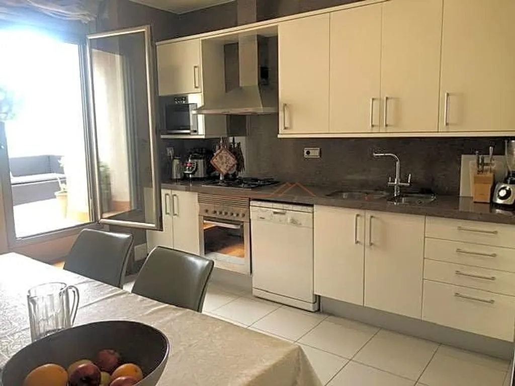 Köök - Luxury Flat with Sea View in Sant Just Desvern