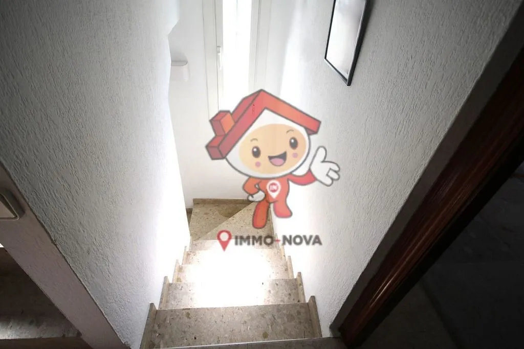 Toad - Terraced Semi-Detached House in Arenys de Mar