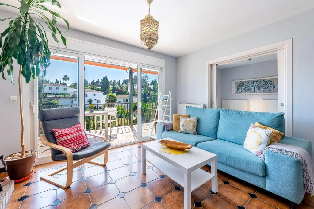 Soggiorno - Seafront Apartment with Terrace in Chaparral, Mijas