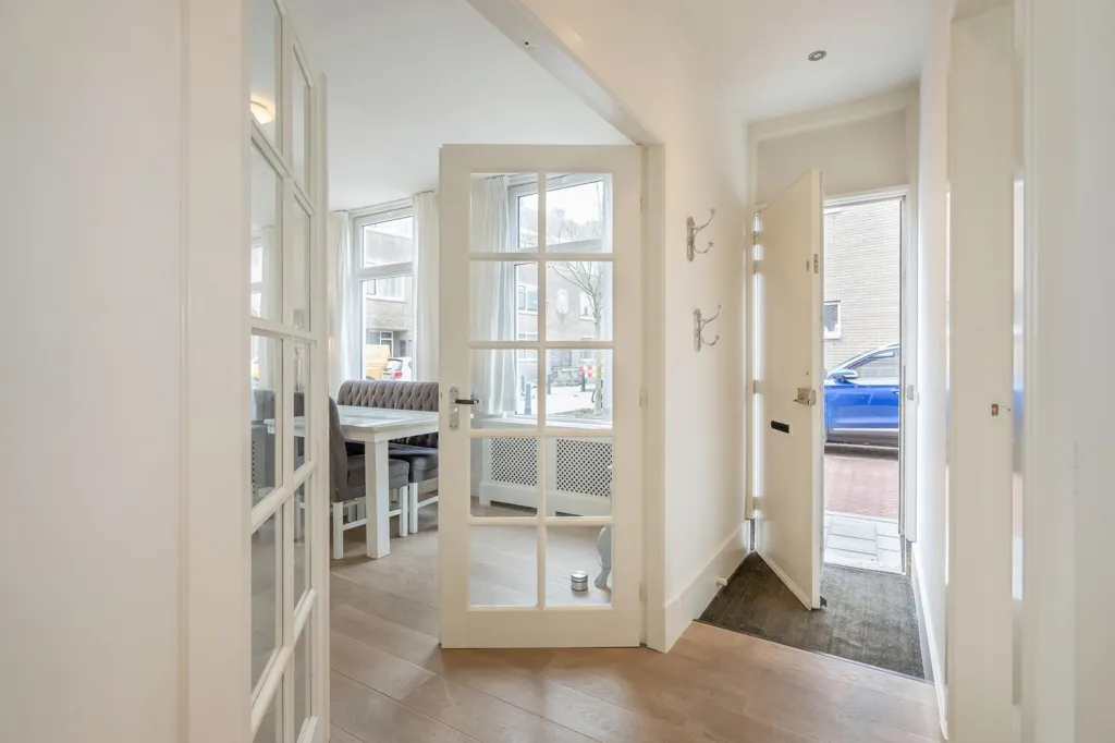 Entrée - Ground-Floor Apartment with Basement in Scheveningen-Dorp