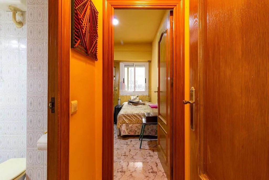 Entrée - Apartment with Terrace in Alicante's Historic District