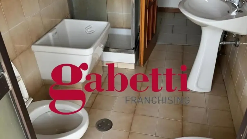 Salles de bain - Apartment with Triple Balcony in San Nicola La Strada