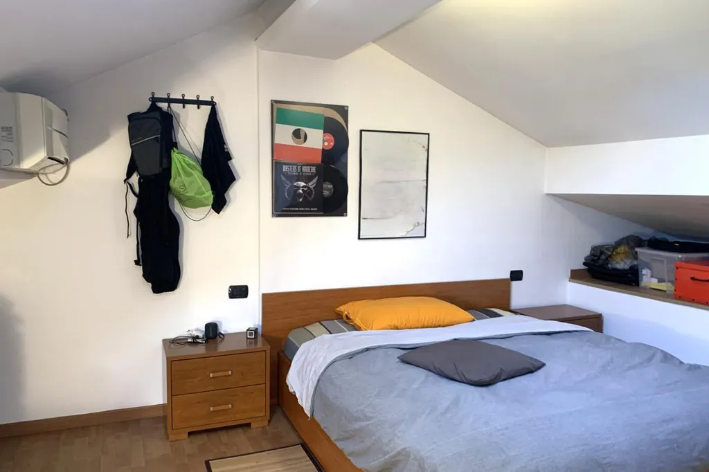 Bedrooms - Duplex Apartment with Balcony in Monza