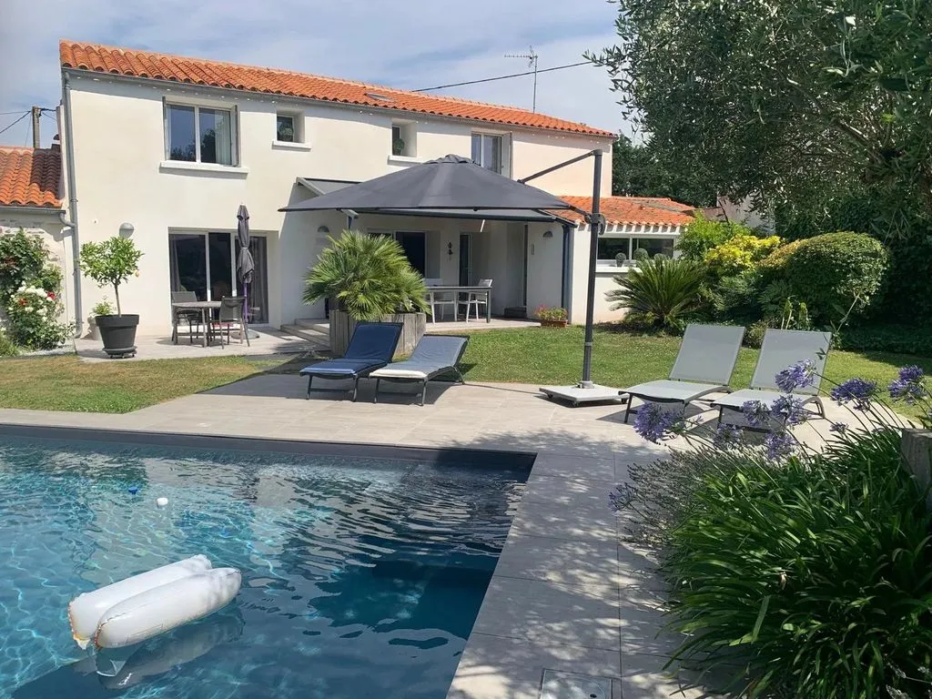 Bassein - Contemporary Villa with Pool in Les Sables-d'Olonne