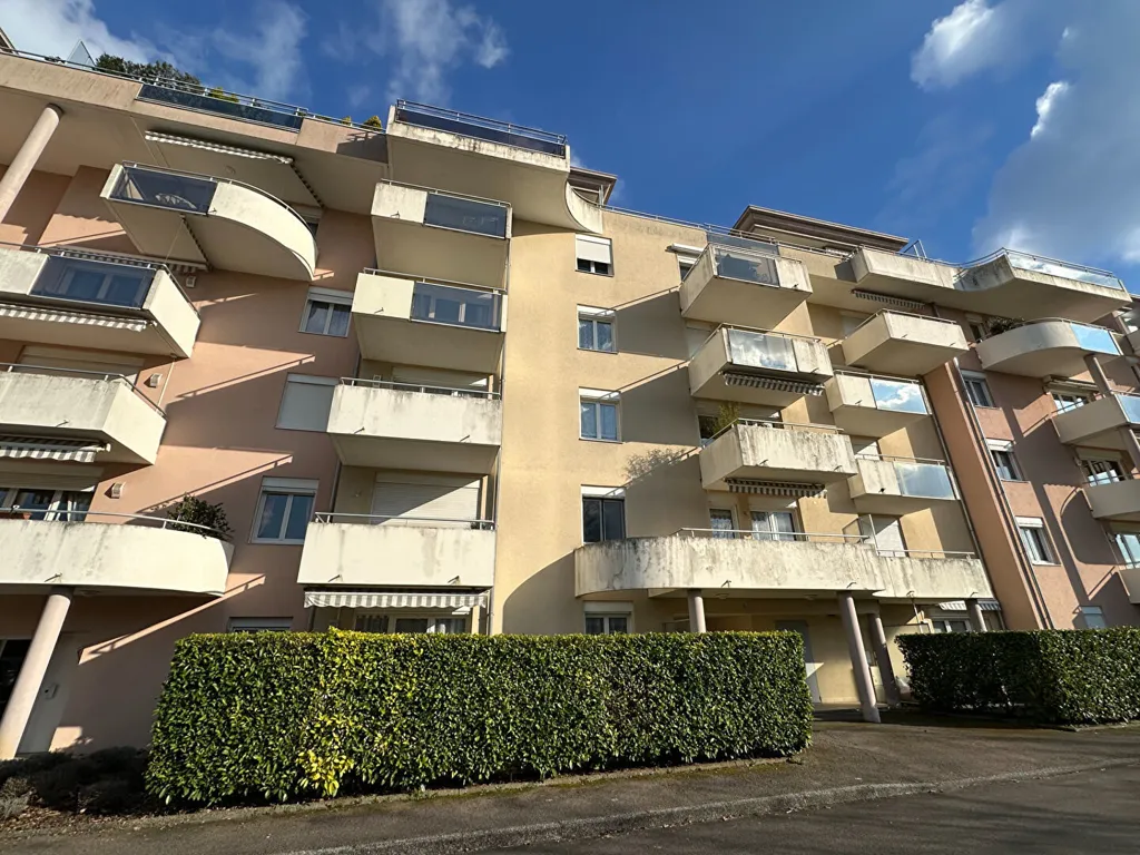 Esterno - Meublé T3 with Terrace in Talant