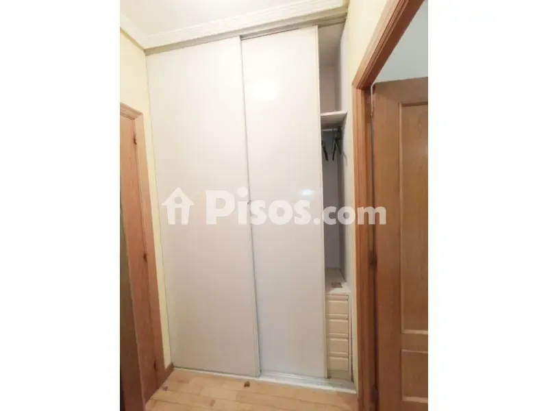 Rooms - Apartment with Garage on Avenida Palencia