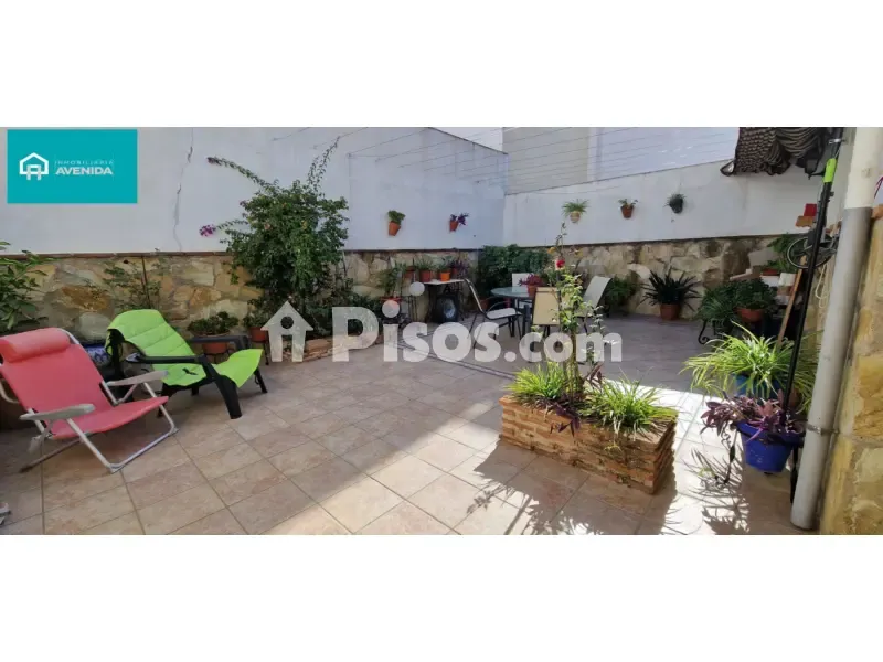Terrasse - House with Private Garden in Central Ensanche