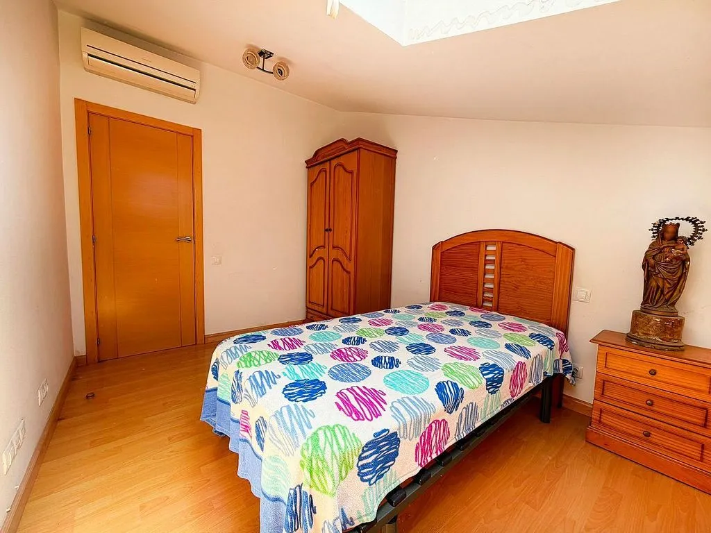 Magamistoad - Reformed Duplex with Balcony in Sobradiel