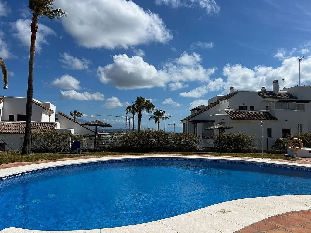 Bassein - Apartment with Pool and Terrace in Alcaidesa Suites