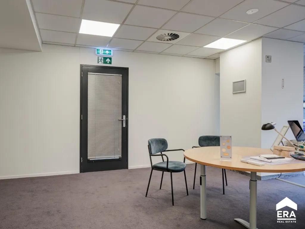 Bureau - Local Commercial à Hasselt Centre avec Vue