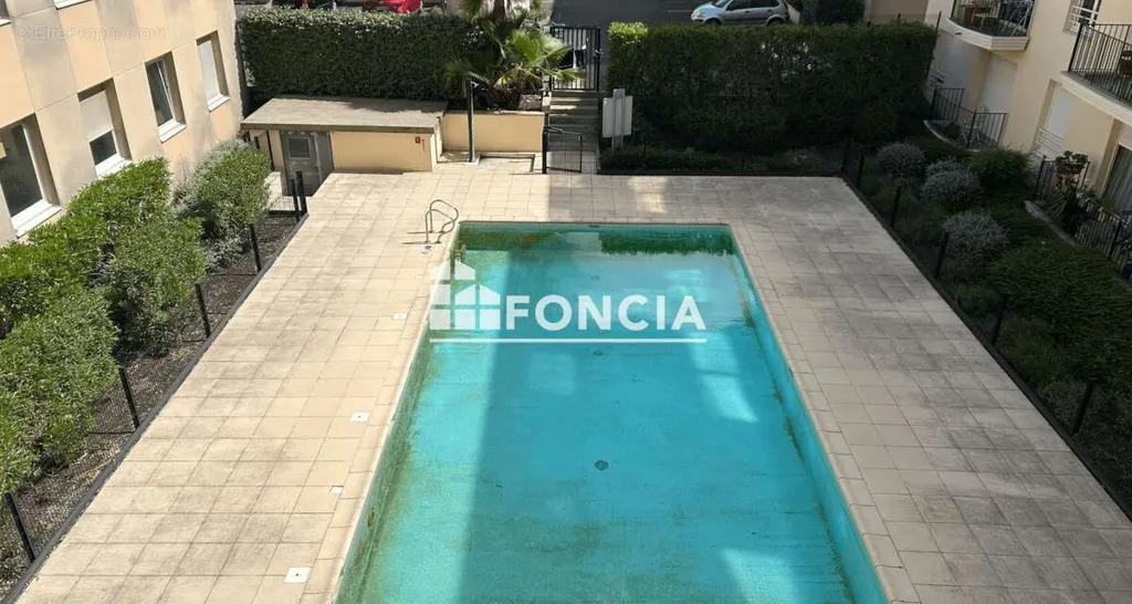 Piscine - Studio Meublé avec Piscine à Les Palladines