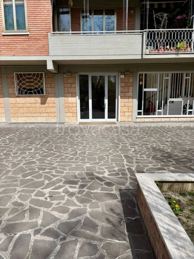 Välivaade - Spacious Apartment with Balcony in Modena