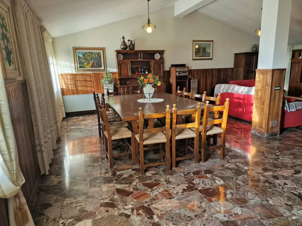 Salle à manger - Villa with Lake View in Magione