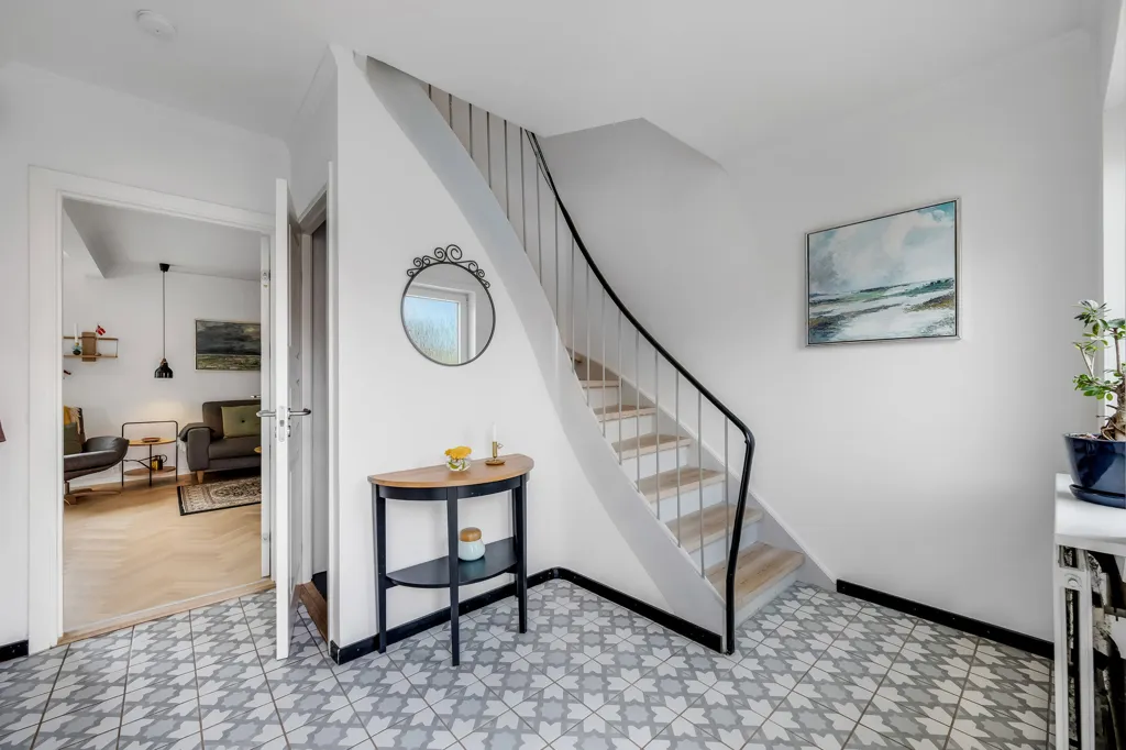 Esik - Modernised Villa with Functional Cellar in Skjern
