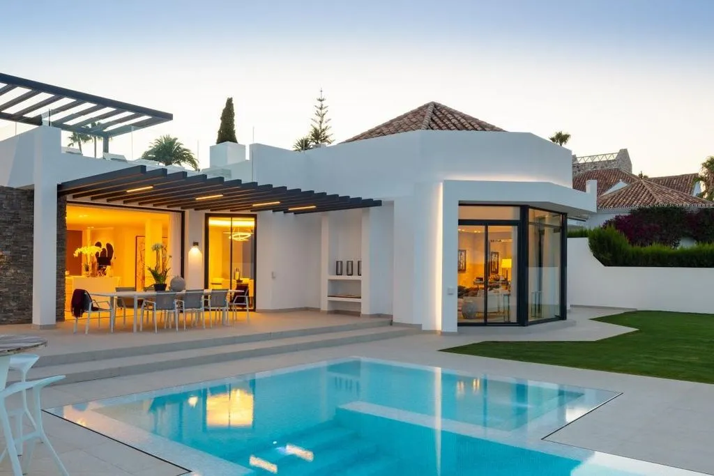 Pool - Luxury Villa with Pool in Marbella