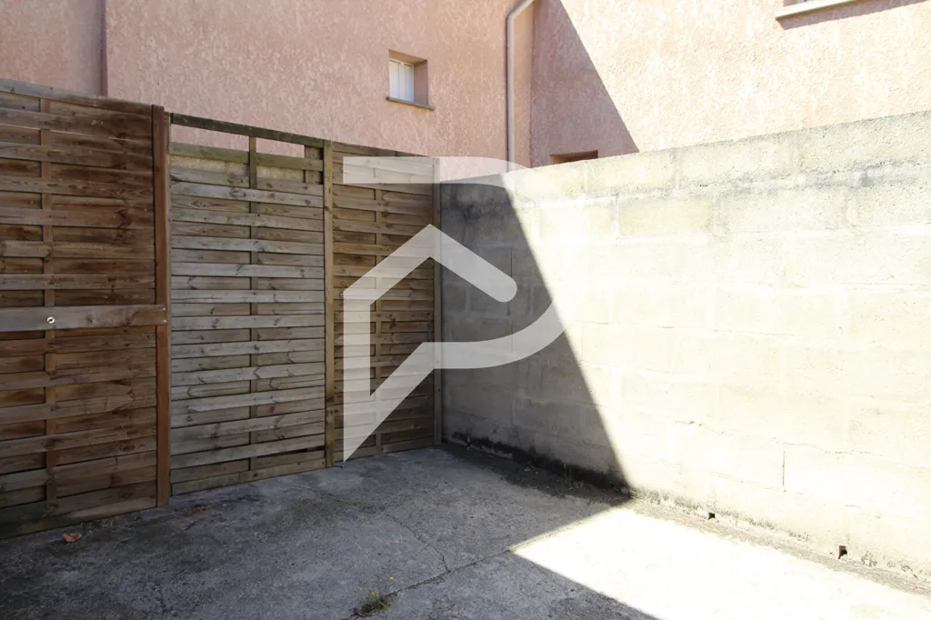 Jardin - Appartement 2 Pièces avec Terrasse à Cuisy