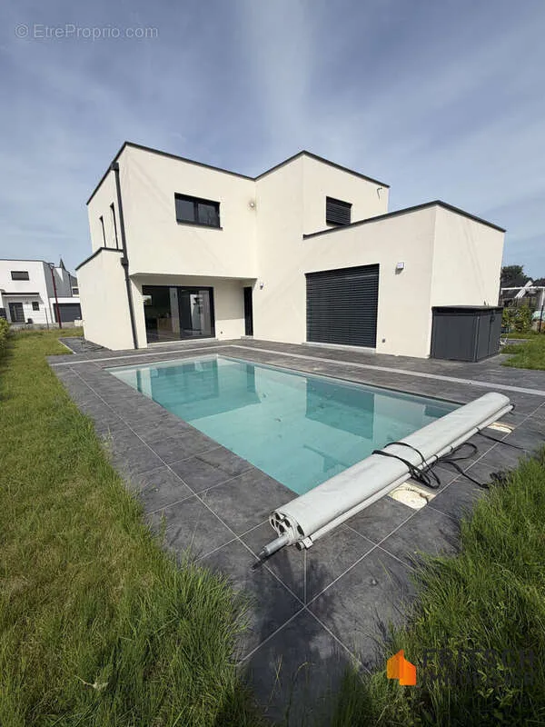 Piscine - Maison 5 pièces à Kembs