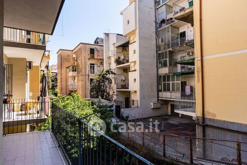 Balcon - 5-Bedroom Apartment with Balcony in Catania Centre
