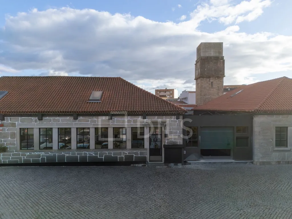 Extérieur - Office with Terrace in Fabric Complex, Maia