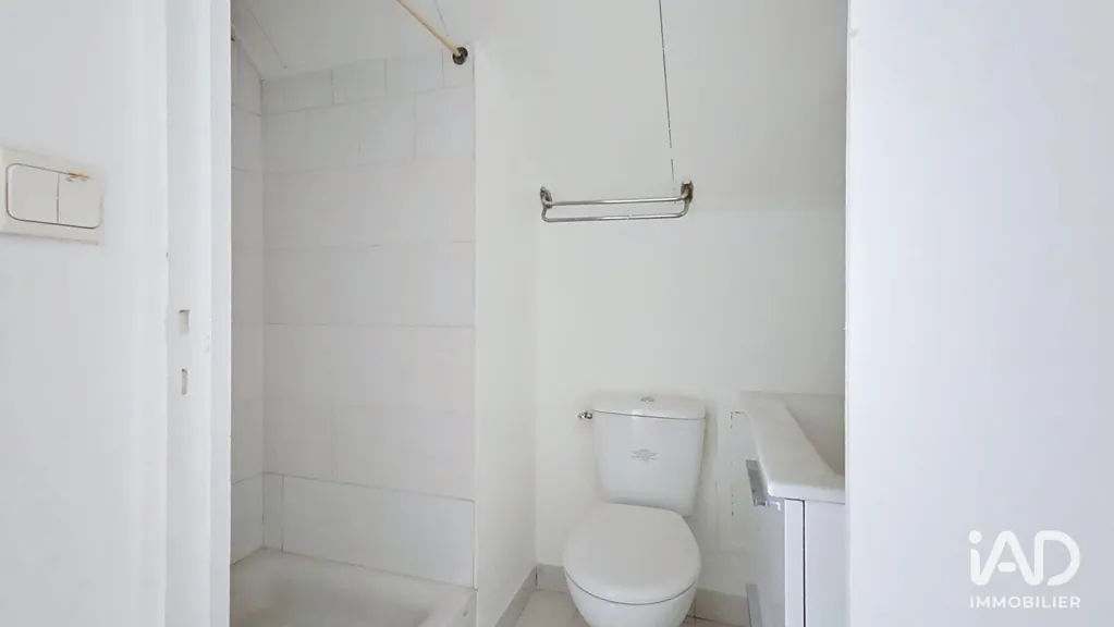 Vannitoad - Renovated Studio under Roofs in Charenton-le-Pont