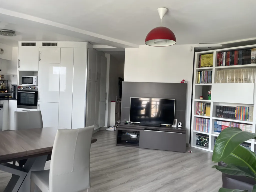 Elutuba - Duplex Flat with Garden View in Massy