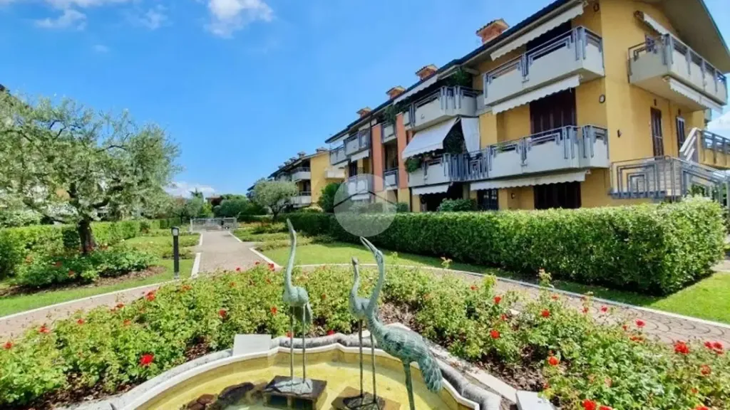 Aed - Rustic Apartment with Private Garden in Sirmione